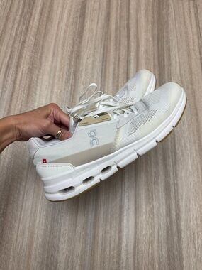 On Cloud Cloudrift Shoes Womens Size 10.5 in Undyed White / Sand